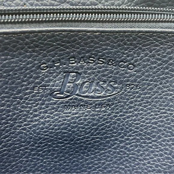 G.H. Bass & Co caramel vegan leather tote bag with navy blue crossbody strap - Picture 2 of 16